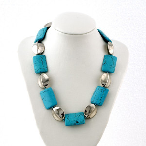 Collier pierres couleur turquoise