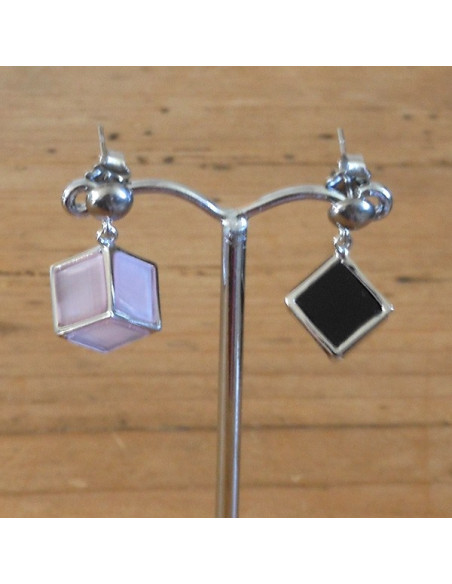 Boucles d'oreilles cubiques,  rose  ou noire, 