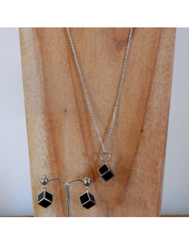 Boucles d'oreilles cubiques,  rose  ou noire, 