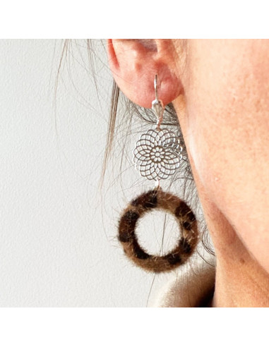Bocles d'oreilles cercle poil fauve et filigrane métal argenté