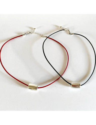 Collier ras de cou cuir avec passant tubulaire