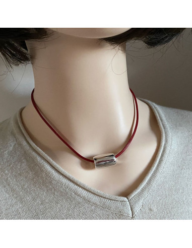 Collier ras de cou cuir avec passant tubulaire