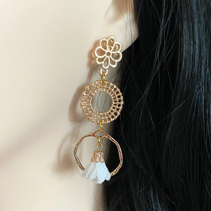 Boucles d'oreilles fleurs et laiton doré 2