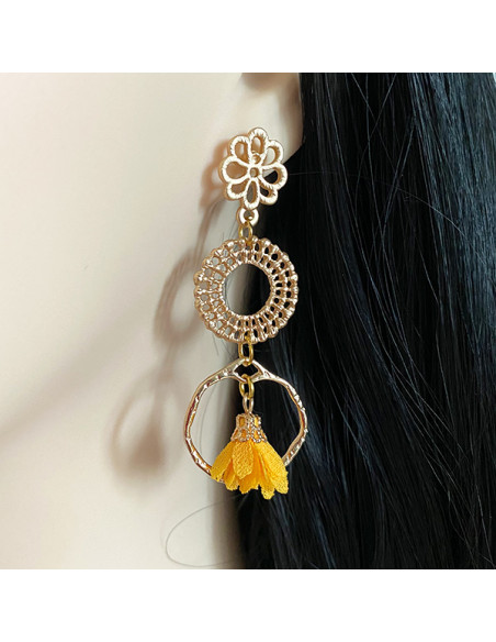 Boucles d'oreilles fleurs et laiton doré