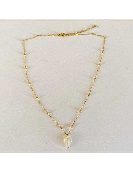 Croix en nacre sur chaine boule dorée