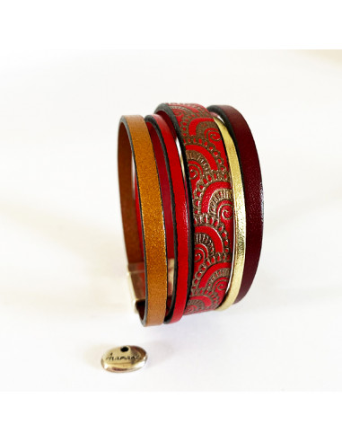 Bracelet manchette cuir avec lanières bordeaux, rouge, cuivre et or sur fermoir aimanté