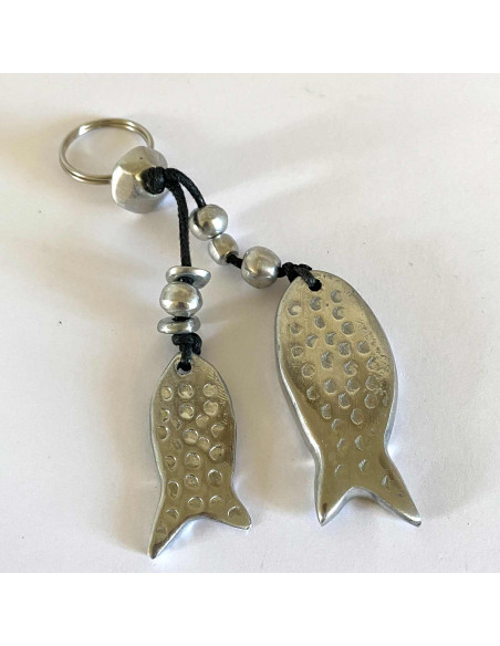 Porte clé poisson, coeur ou étoile avec perles en aluminium recyclé sur  cordon de coton ciré