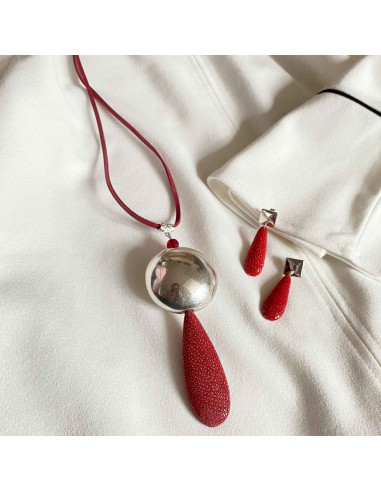 Boucles d'oreilles goutte Galuchat