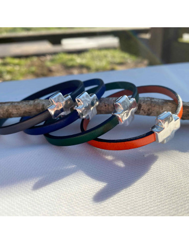 Bracelet cuir sur fermoir croix aimanté
