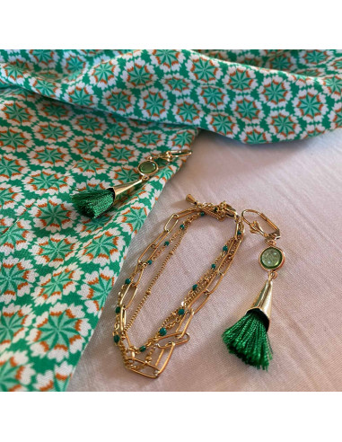 Boucles d'oreilles dorées et pompon vert