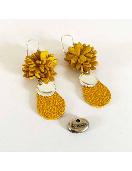 Boucles d'oreilles larme cuir et fleur