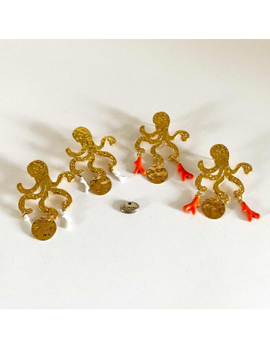 Boucles d'oreilles pieuvres laiton doré avec corail en émail et médaillon laiton doré. Pour oreilles percées