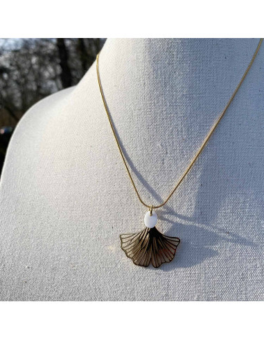 Collier fleur de ginko et chaine acier inoxydable