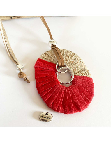 Collier pendentif ovale cuir sur lien en cuir