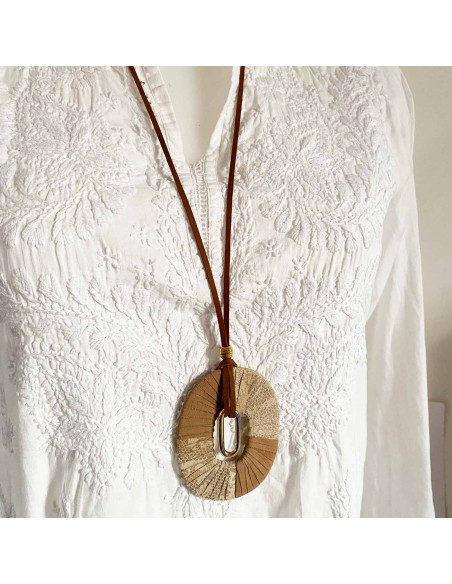 Collier pendentif cuir ovale bicolore sur lien en cuir