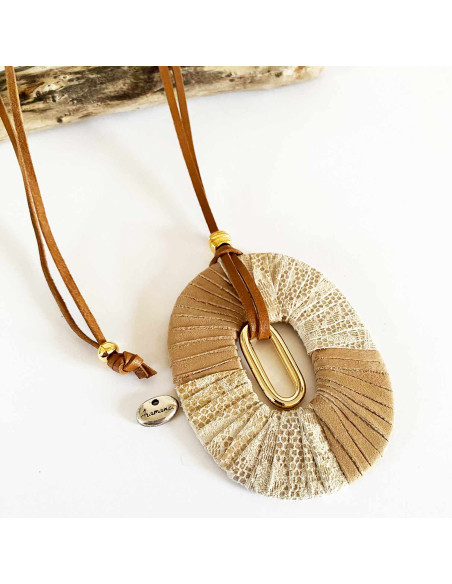 Collier pendentif cuir ovale bicolore sur lien en cuir