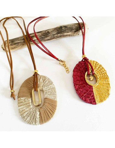 Collier pendentif cuir ovale rouge et ocre sur...