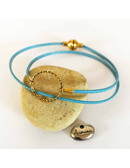 Bracelet anneau doré sur cuir agneau double tour