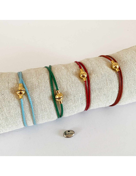 Bracelet anneau doré sur cuir agneau double tour