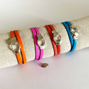 Bracelet cuir avec fermoir boucle emboitante, double tour de poignet