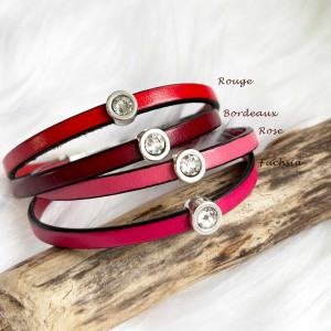 Bracelet cuir fin avec strass sur fermoir aimanté. 2