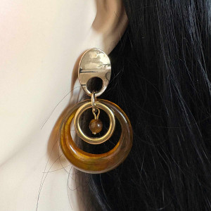 Boucles d'oreilles cercle acrylique, cercle doré et pierre naturelle oeil de tigre 2