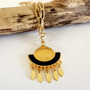 Collier ras de cou avec pendentif laiton doré, émail noir et pampilles dorées sur chaine trombone laiton doré