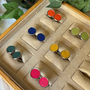 Boutons de manchette cuir sur laiton argenté
