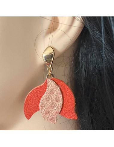 Boucles d'oreilles pétales cuir corail