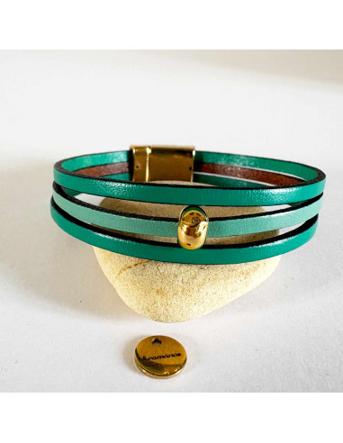 Bracelet cuir et perle dorée