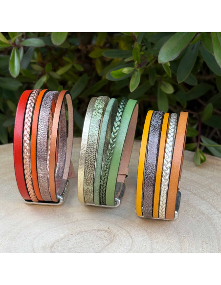 Bracelet manchette en cuir 5 liens de cuir uni, ciré, tressé sur un fermoir aimanté