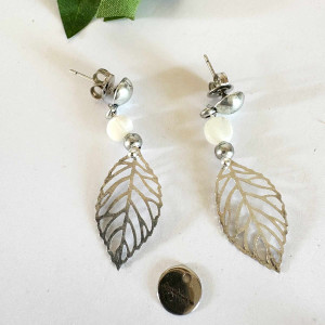 Boucles d'oreilles feuille filigrane argentée et pierres naturelles ou nacre 2