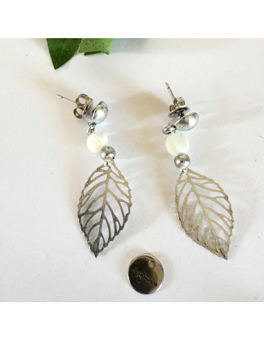Boucles d'oreilles feuilles filigrane et pierre...