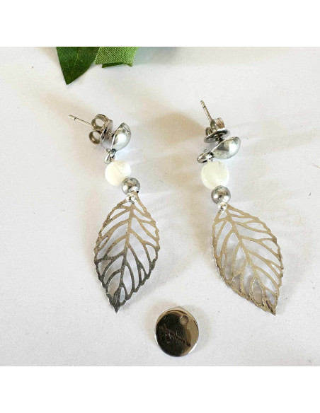 Boucles d'oreilles feuilles filigrane et pierre naturelle
