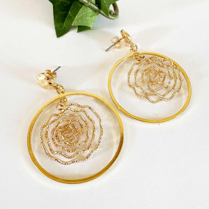 Boucles d'oreilles cercle et spirale en laiton doré. Pour oreilles percées. montage clip possible