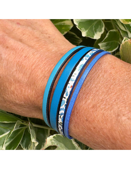 Bracelet 4 liens cuir bleu et cuir motif sur fermoir aimanté